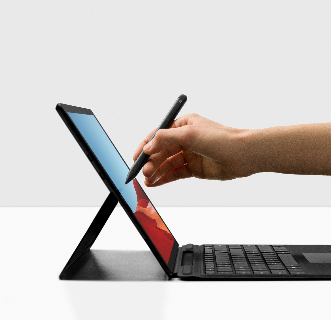 Microsoft、｢Surface Pro X｣向けに2020年12月度のファームウェアアップデートをリリース