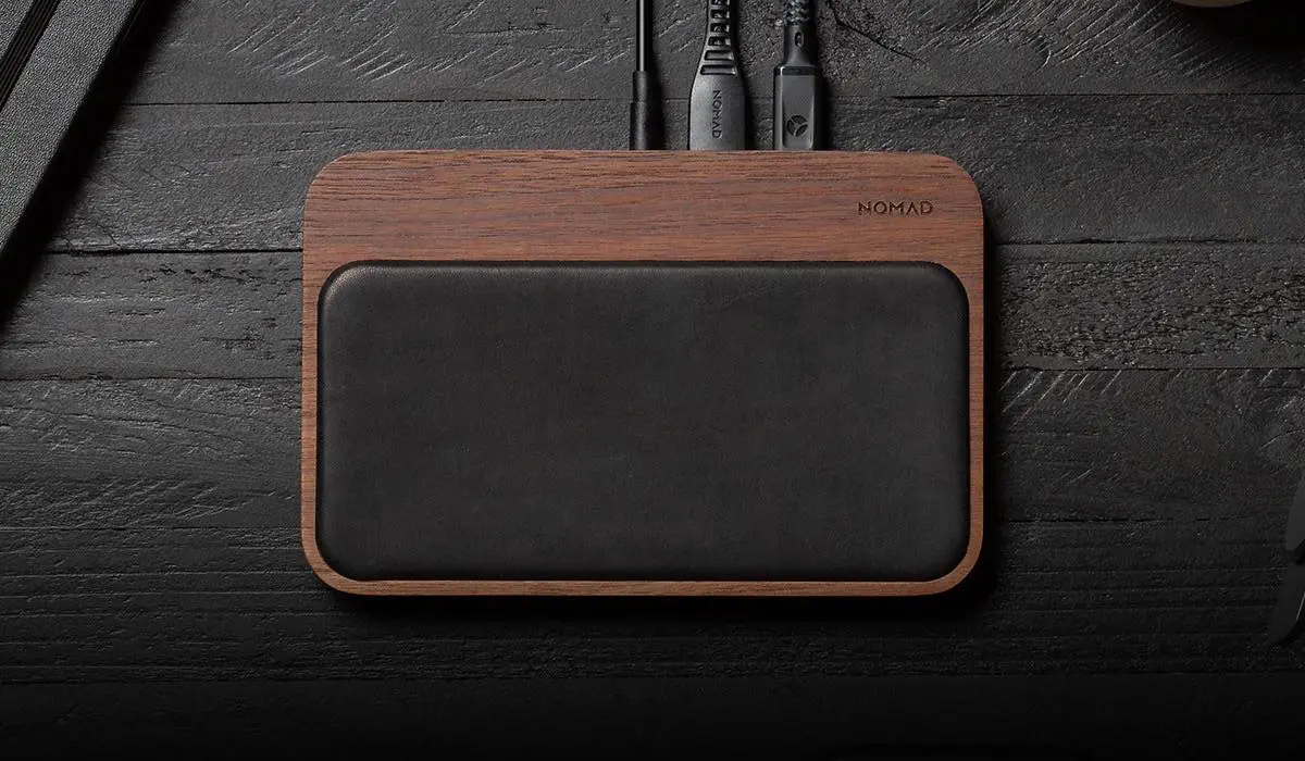 送料無料】NOMAD Base Station Walnut Edition - TokyoMac x Mac