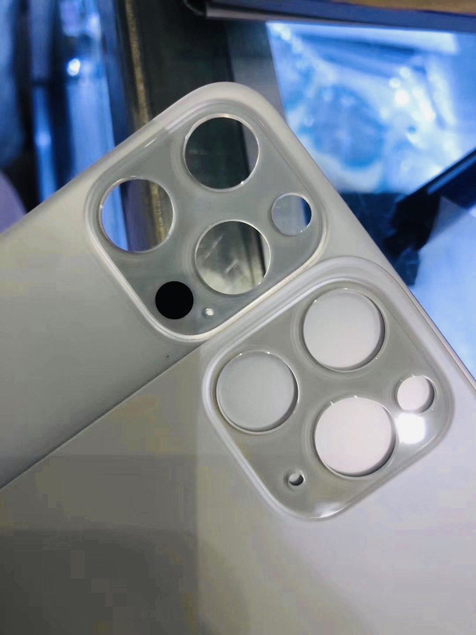 ｢iPhone 12 Pro｣のリアガラスパネルが流出か − LiDARセンサー用とみられる穴が存在