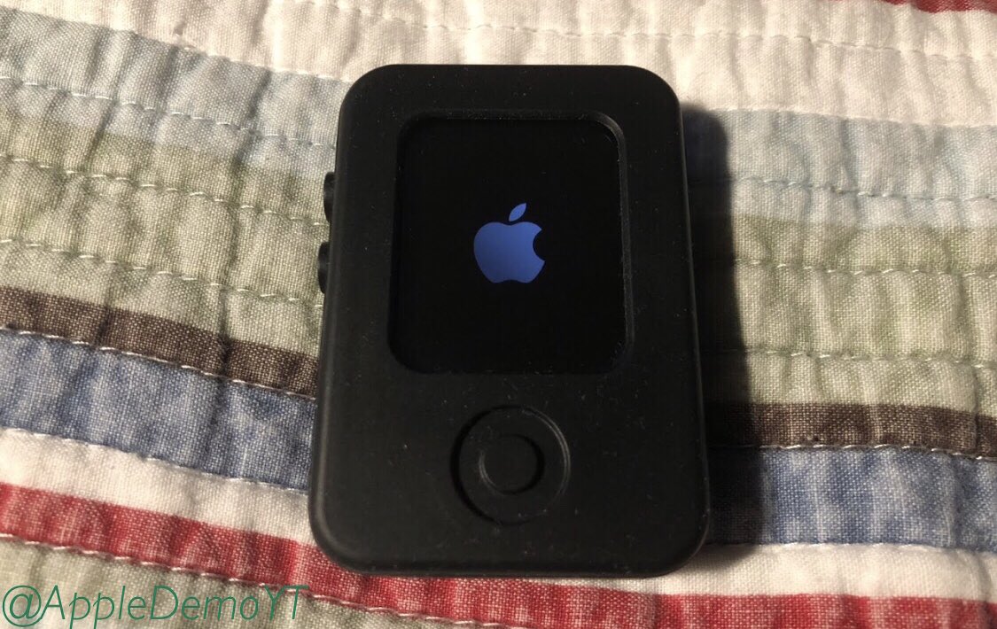 ｢iPod nano｣風の偽装用ケースに入った｢Apple Watch｣の試作機