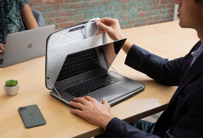 フォーカルポイント、Twelve South社のツイル生地の耐水性MacBook用ハードケース｢SuitCase｣を発売