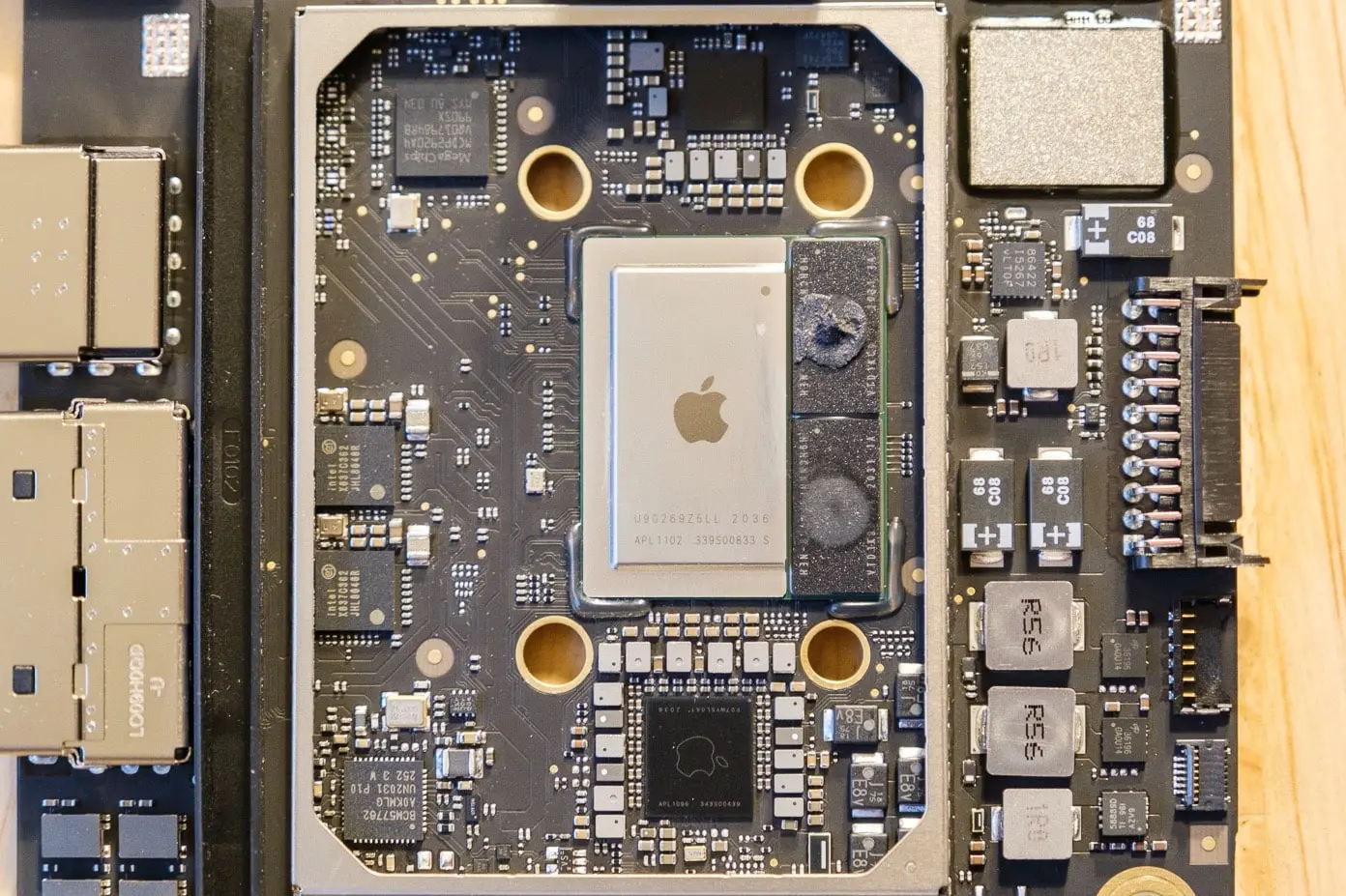 【ジャンク】Mac mini M1 16GB/1TB 電源入らず 部品取り M1チップ搭載｢Mac mini｣の分解画像 | 気になる、記になる…