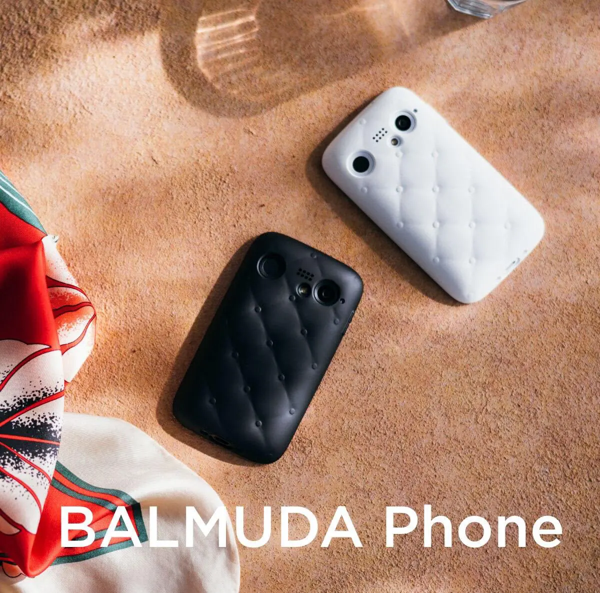 バルミューダ、｢BALMUDA Phone｣向けの新ケース｢チェスターフィールド