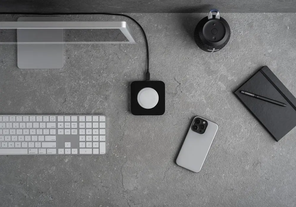 NOMAD Base One with MagSafe ワイヤレス充電器 送料無料】NOMAD Base One