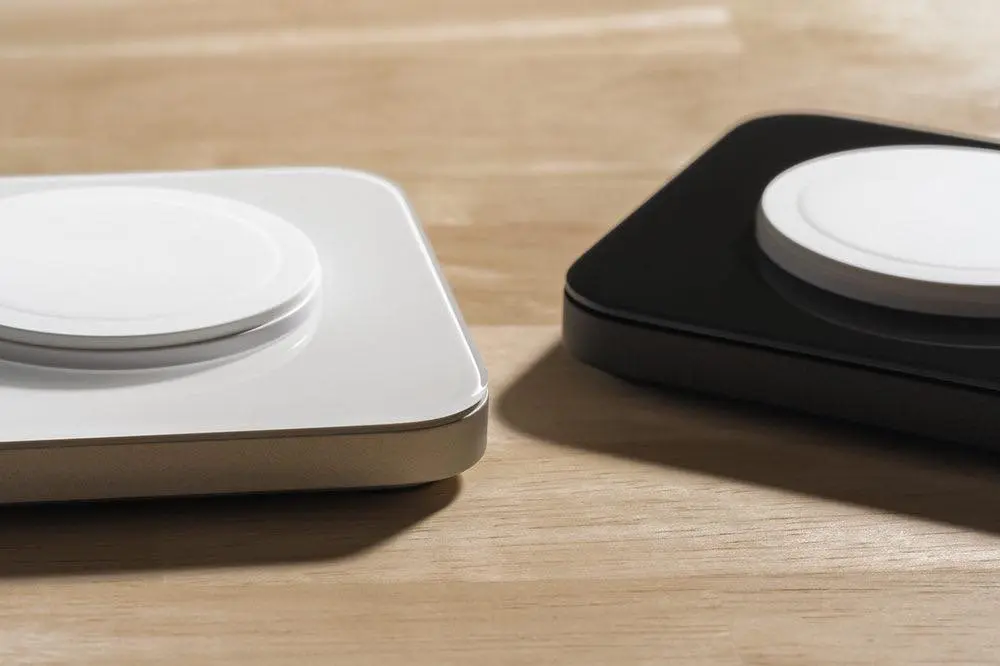 NOMAD製の高級感のあるMagSafe対応ワイヤレス充電器｢NOMAD Base One｣が