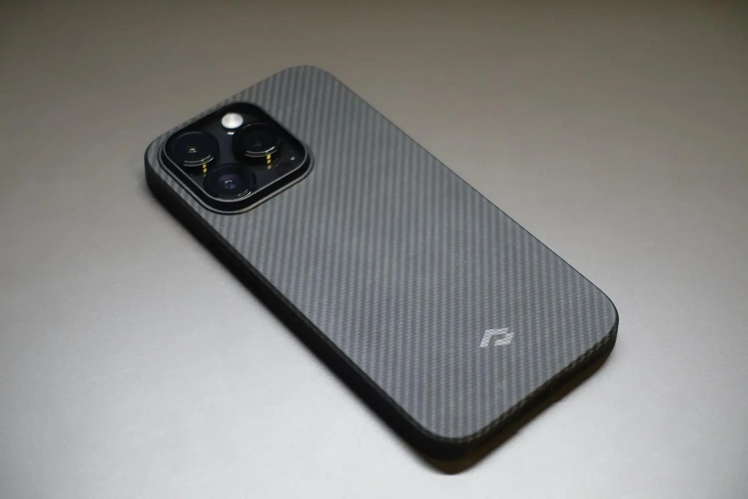 レビュー】PITAKAのアラミド繊維製ケース｢MagEZ Case 3 for
