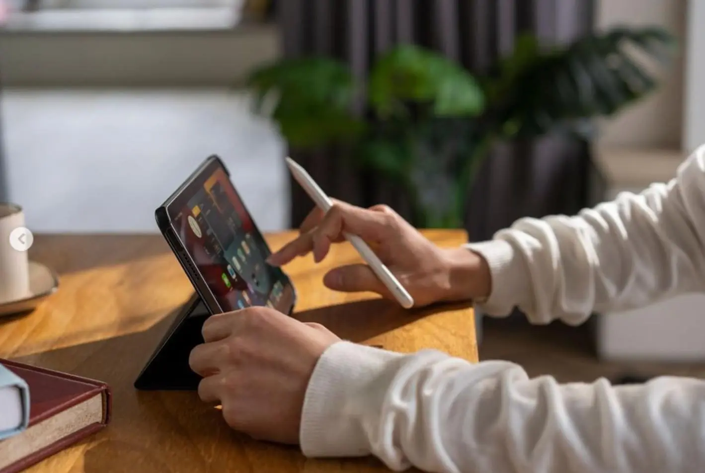 イタリア製高級レザーを採用した｢iPad mini (第6世代)｣用フォリオ