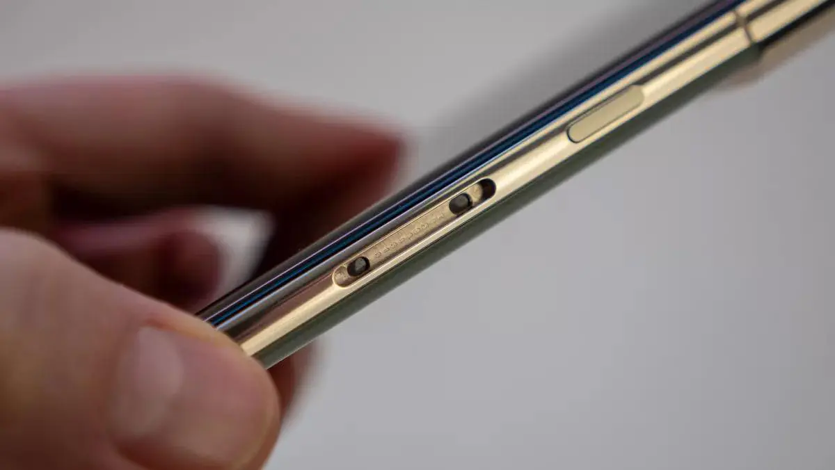 裸で利用中の方は要注意?! ｢Google Pixel 7 Pro｣で音量調節ボタンが