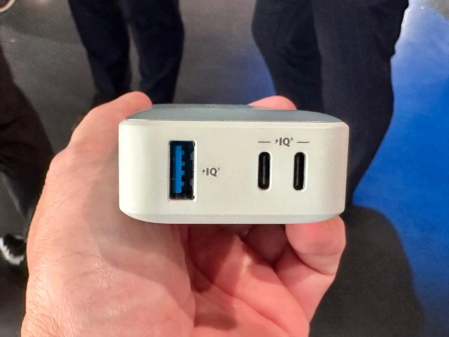 Anker、10000mAh容量帯で世界最小クラスのモバイルバッテリー｢Anker