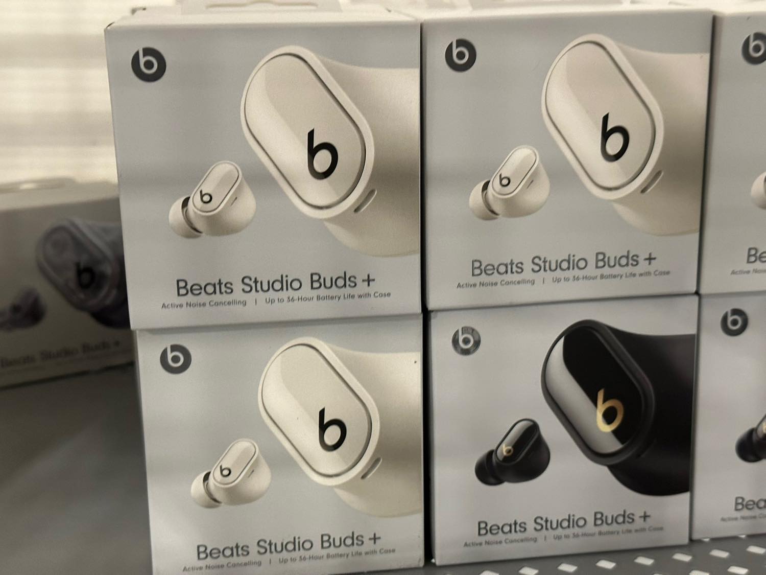 Beatsの新型ワイヤレスイヤホン｢Beats Studio Buds+｣の新たなパッケージ写真 − 週明けにも正式発表へ
