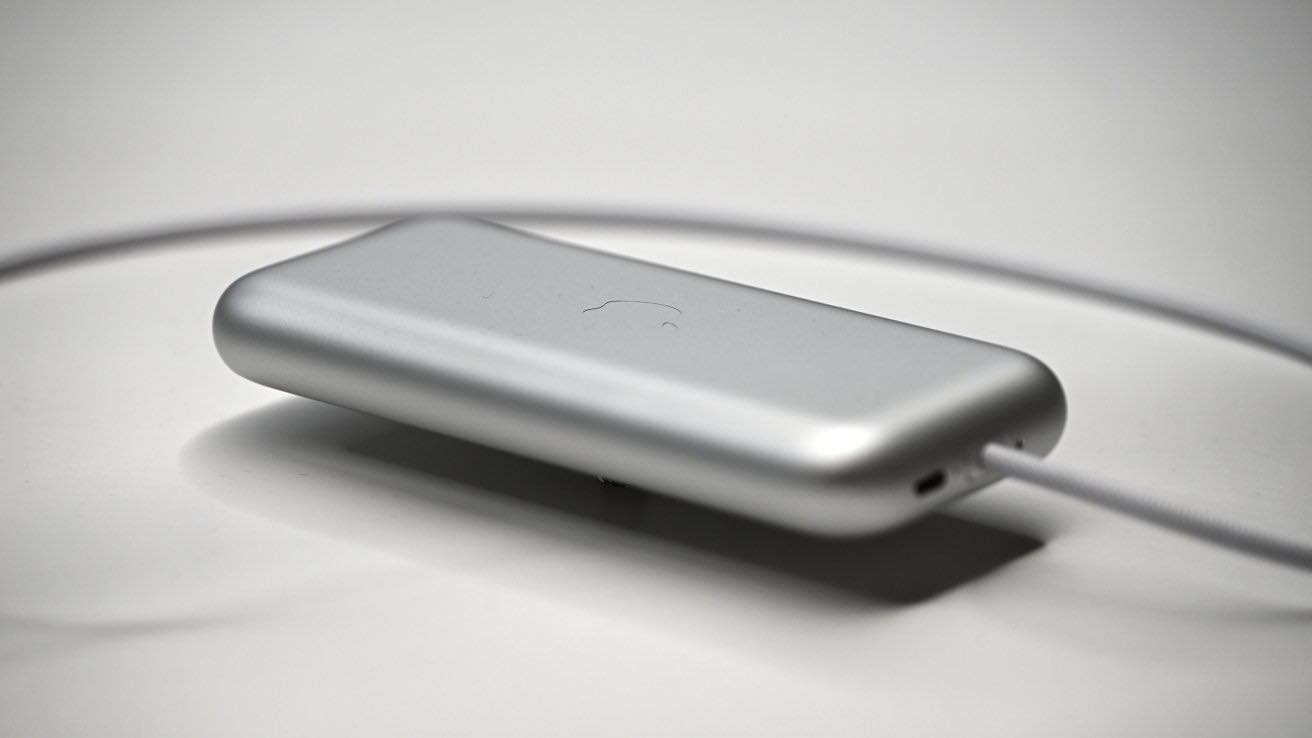 ｢Apple Vision Pro｣の外付けバッテリーパックの名称は｢Magic Battery｣
