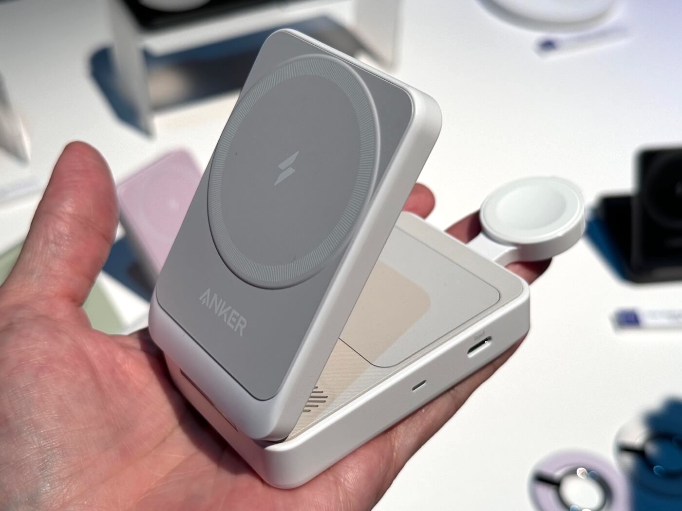Anker、Qi2認証を取得した3-in-1ワイヤレス充電器｢Anker MagGo Wireless Charging Station(Foldable 3-in-1)｣の予約販売を開始