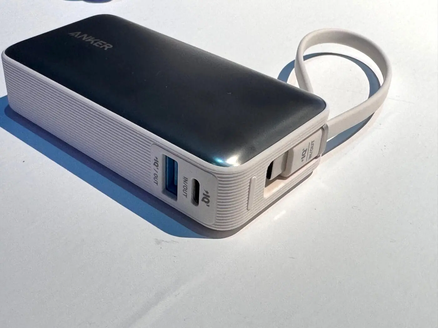 Anker、USB-Cケーブルを内蔵した10,000mAhのモバイルバッテリー