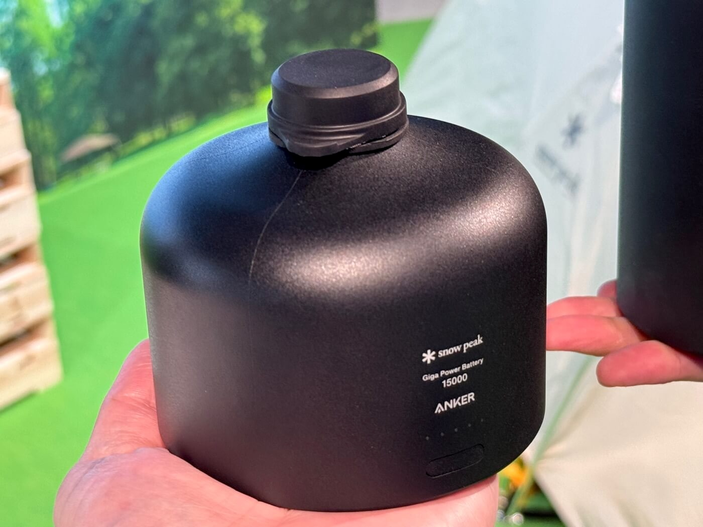 Anker、スノーピークとコラボしたアウトドア用モバイルバッテリー｢ギガパワーバッテリー｣シリーズを発表 ｰ ガス缶形状が特徴で来夏発売予定