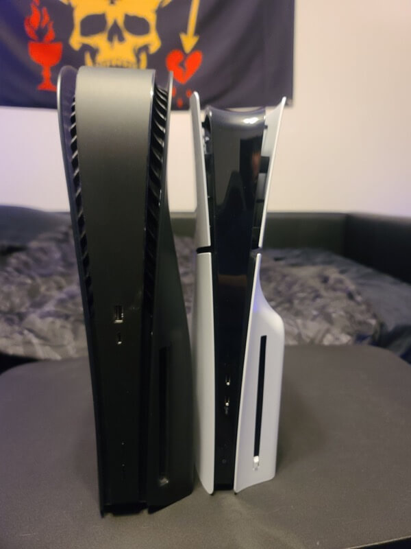 新型｢PlayStation 5｣のサイズ感が良く分かる旧型との実機比較写真が登場