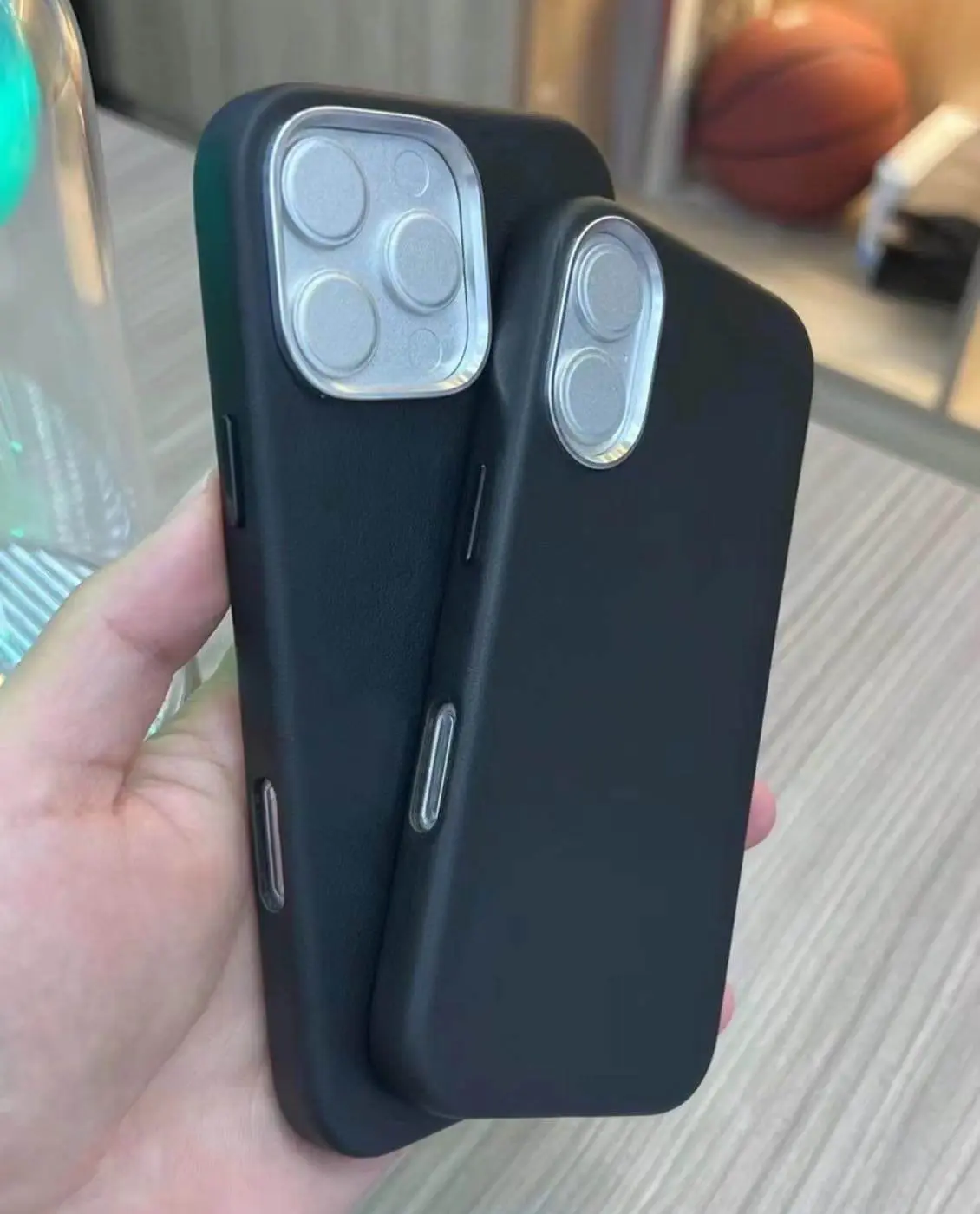 MagSafe対応iPhone 16シリコーンケース – フクシア - Apple（日本）