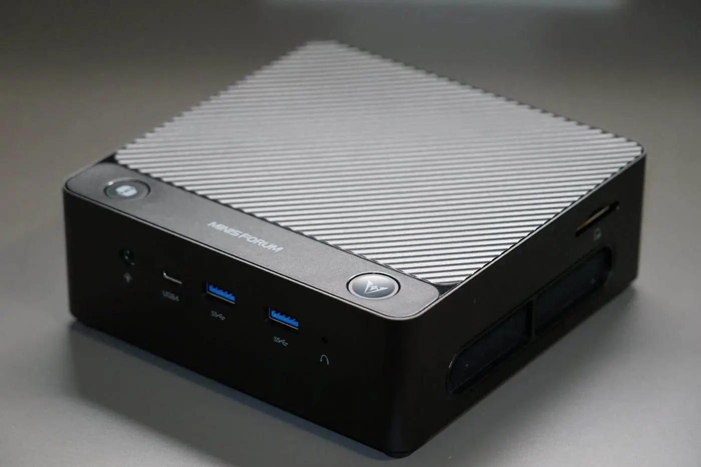 【美品】Minisforum製ミニPC「UH125 Pro」 J5XsWqaPApeJLgWC.jpg