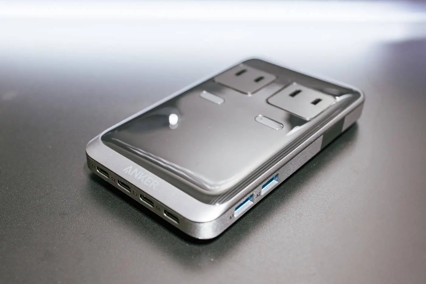 Anker、コンパクト&薄型で合計最大240W出力の超高出力電源タップ｢Anker