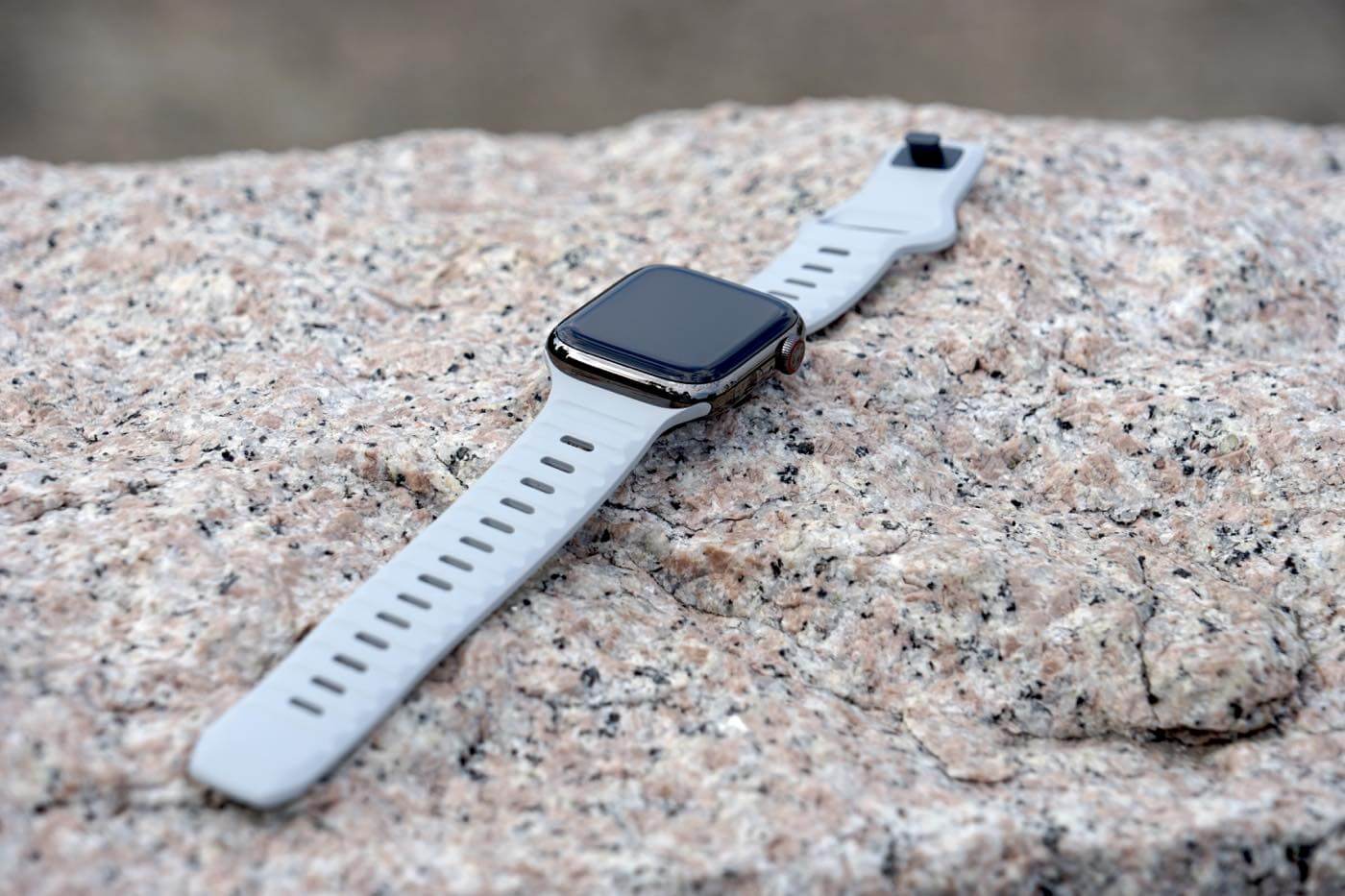 【レビュー】｢NOMAD Sport Band｣ ｰ 耐水・耐久性に優れ、NOMADらしく高級感もあるApple Watch用スポーツバンド