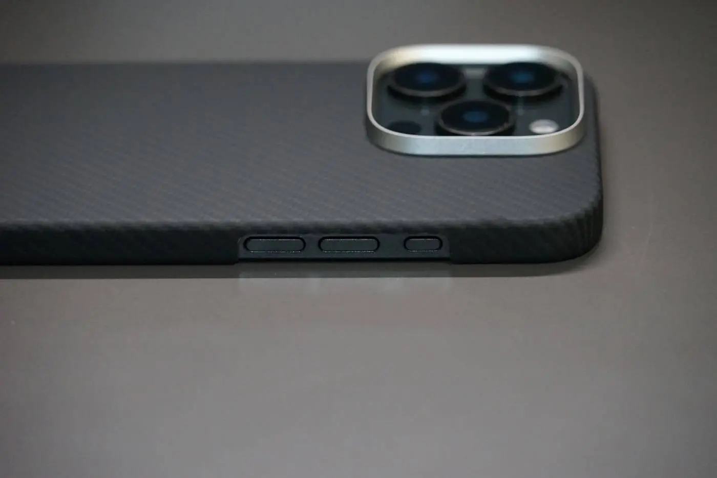 レビュー】PITAKAのアラミド繊維ケースの「iPhone 16」シリーズ レビュー】PITAKAのアラミド繊維ケースの「iPhone 16」シリーズ