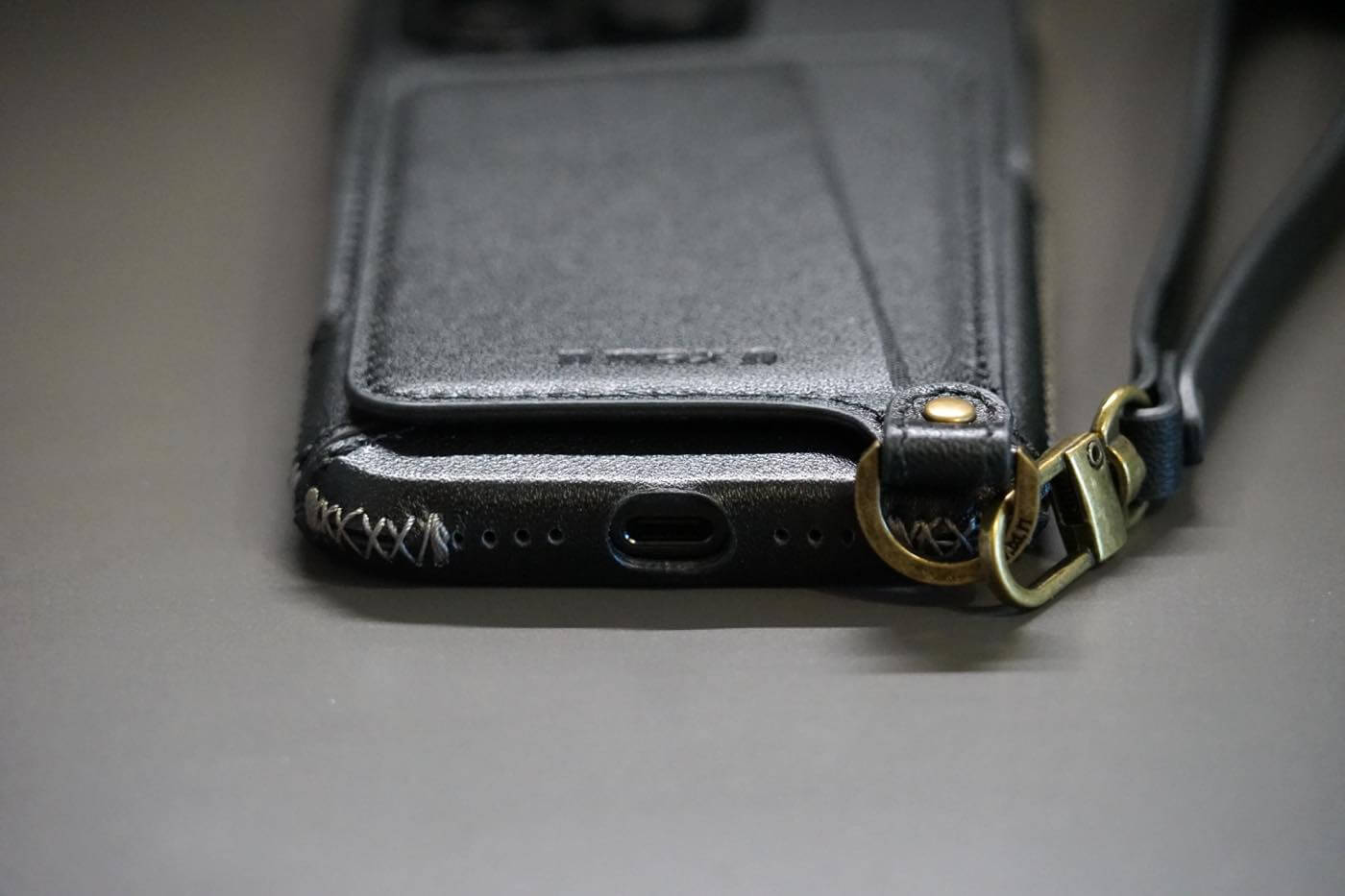 【レビュー】n max nのカードホルダー付き本革レザーケース｢Genuine Leather multi-functional Case for iPhone 16 Pro｣