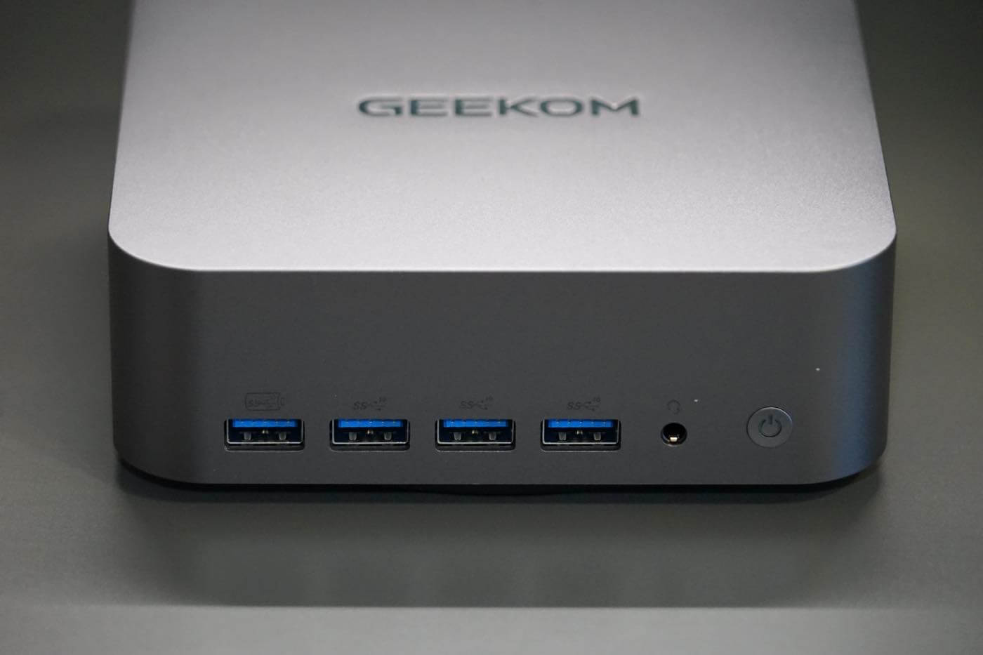 【レビュー】｢GEEKOM GT1 MEGA｣ ｰ アルミ製のコンパクトな筐体にCore Ultra 9 185H/32GB/2TBを詰め込んだハイスペックなミニPC