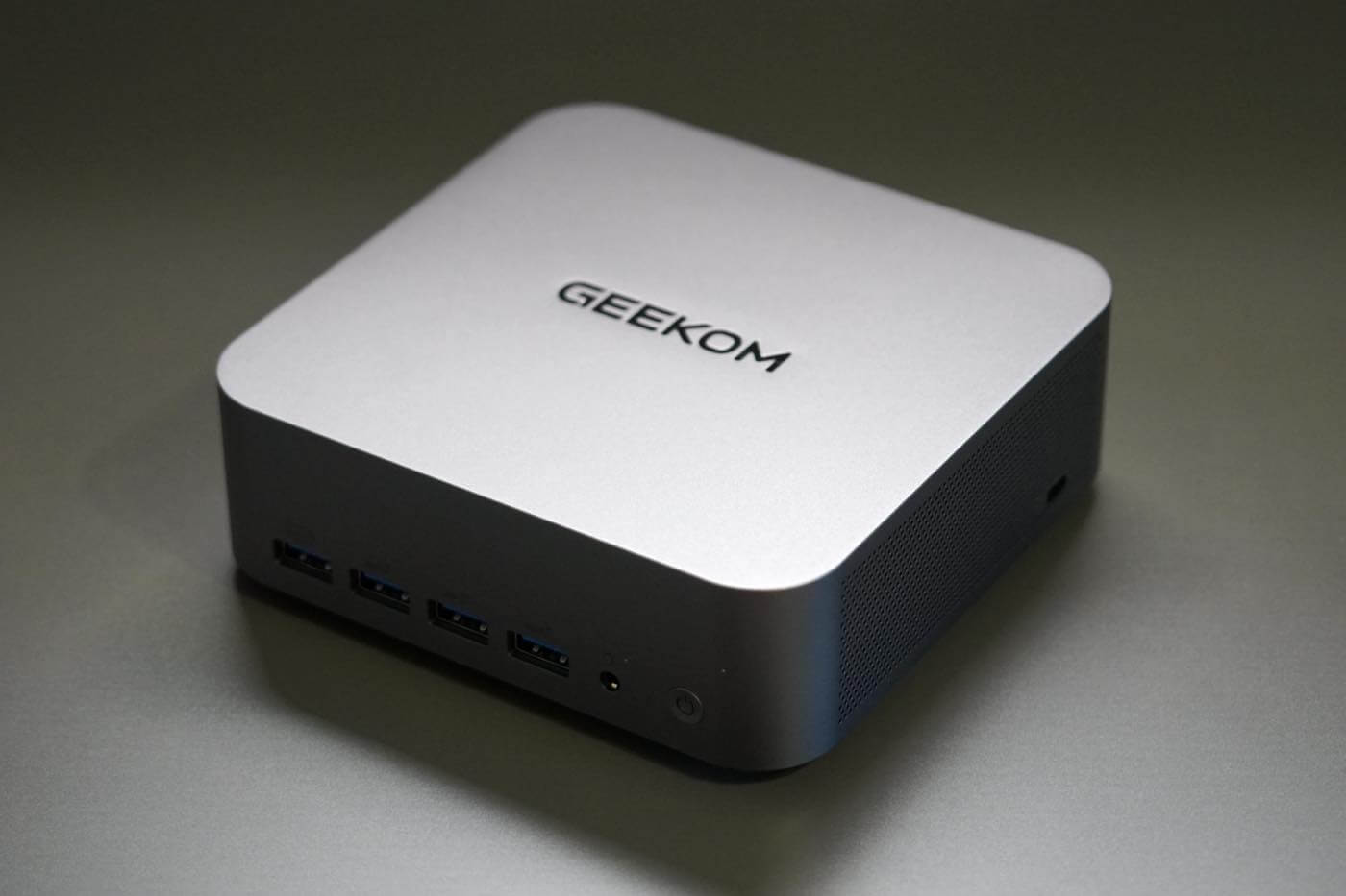 【レビュー】｢GEEKOM GT1 MEGA｣ ｰ アルミ製のコンパクトな筐体にCore Ultra 9 185H/32GB/2TBを詰め込んだハイスペックなミニPC