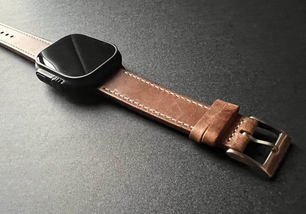 薄くてモダンなデザインが特徴のクロムエクセルレザー採用Apple Watch用バンド｢MP2L Horween Leather band soft｣と｢MP2L Horween Leather band Stitch｣発売