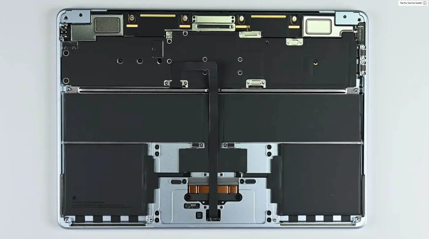 【画面内部割れ有】MacBook Air M4 256GB ブルー 日本語配列 MacBook Air 13インチ M4 画面割れの修理事例｜液晶修理センター
