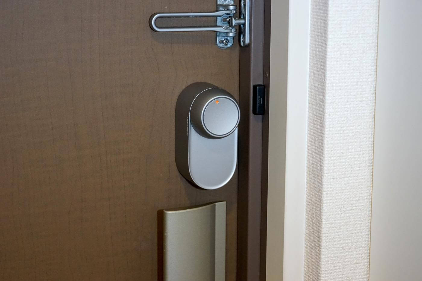 【レビュー】後付け感がない一体型カバーデザインを採用したスマートロック「SwitchBot ロック Ultra」|充電式バッテリーも標準採用