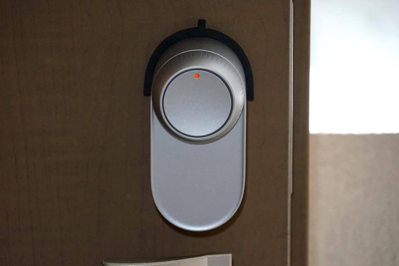 【レビュー】後付け感がない一体型カバーデザインを採用したスマートロック「SwitchBot ロック Ultra」|充電式バッテリーも標準採用