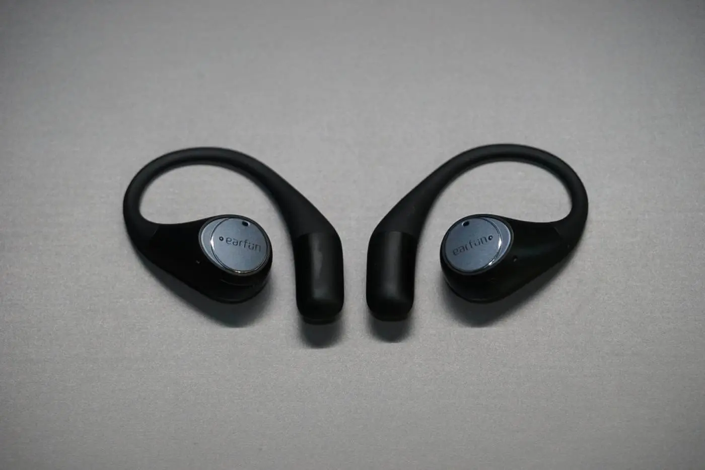 ACREO OpenBuds オープンイヤー型ワイヤレスイヤホン 耳掛けイヤホン 楽天市場】【VGP 2025 金賞】EarFun OpenJump オープンイヤー