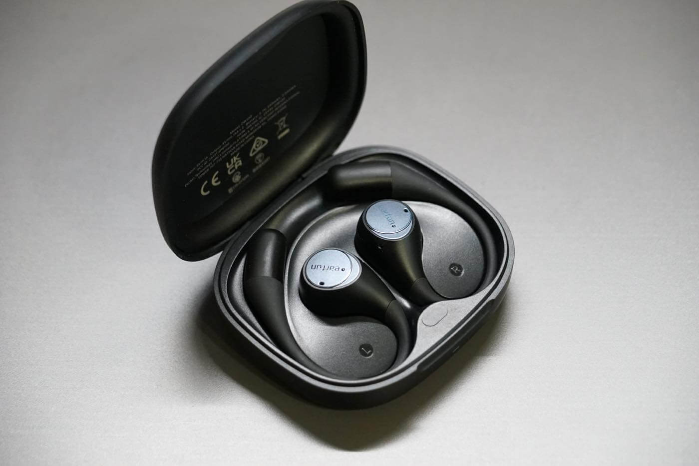【レビュー】EarFun初のオープン型耳掛け式ワイヤレスイヤホン「EarFun OpenJump」