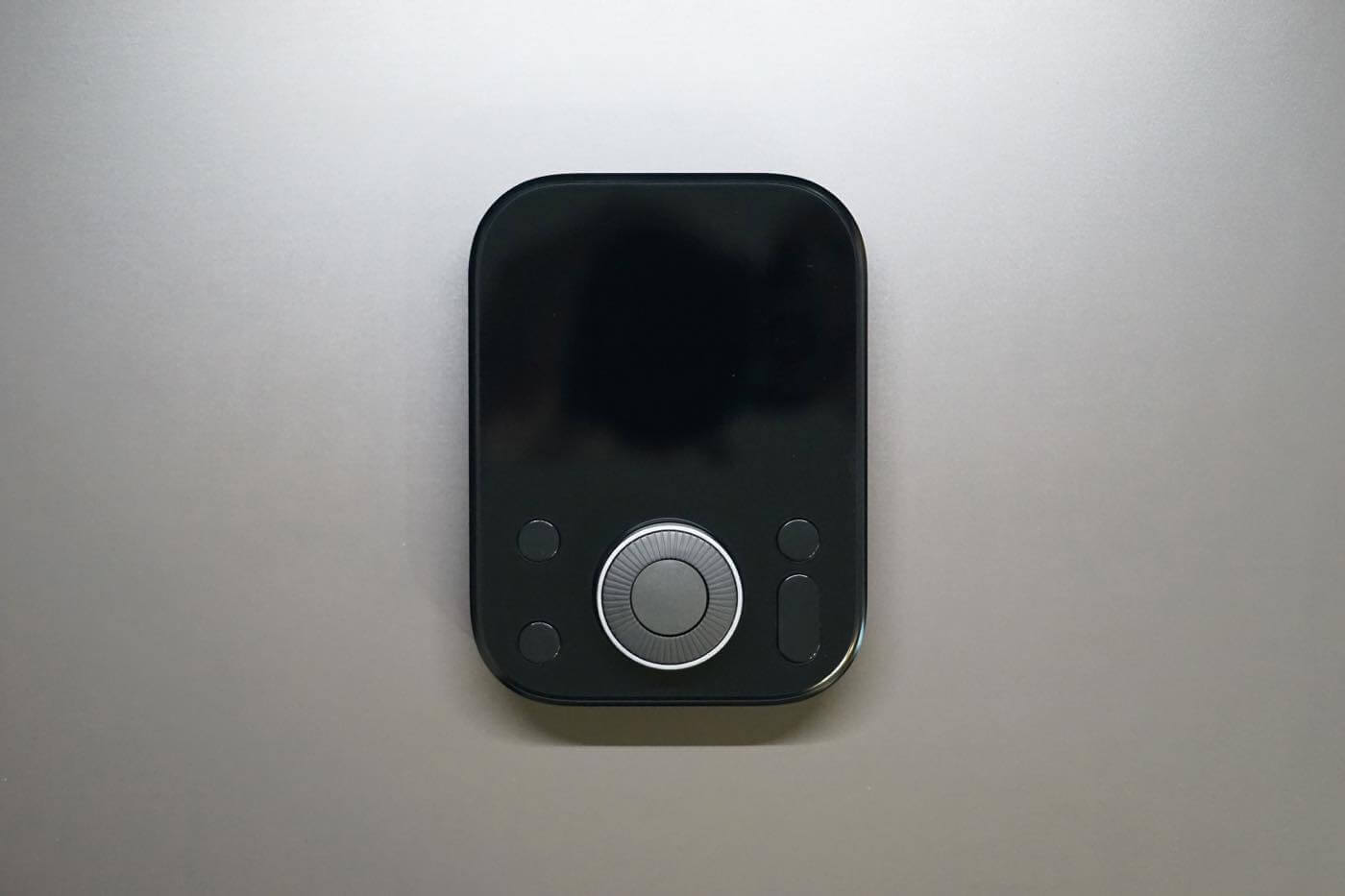「SwitchBot ハブ3」 レビュー|人感センサーや物理リモコン機能も搭載した最強のスマートリモコンが登場