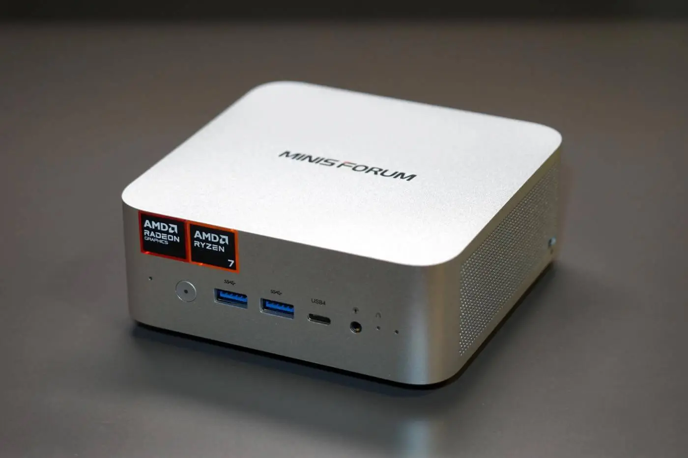 「Minisforum AI X1」 Ryzen 5 255搭載ミニPC 美品 MINISFORUM ミニPC AI X1-255 メモリ32GB ストレージ1TB AMD