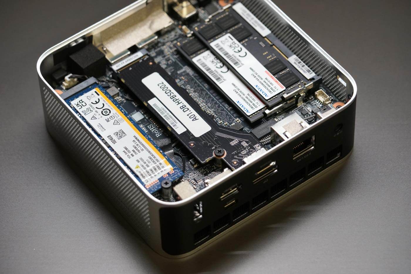 【レビュー】Intel Core Ultra 9 285H搭載のパワフルなミニPC「Minisforum M1 Pro」