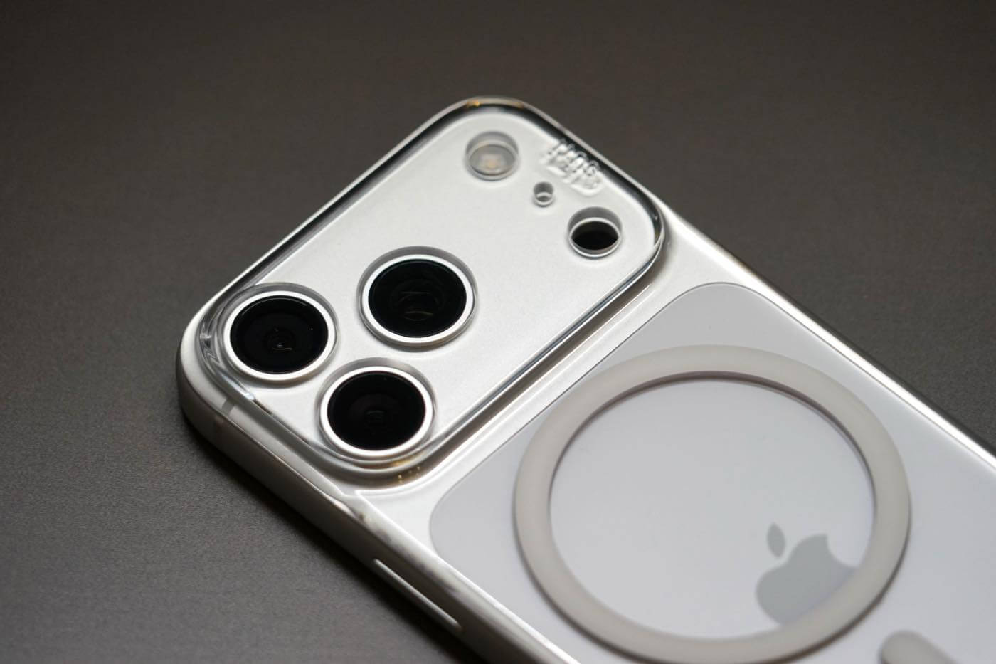 【レビュー】本当にズレなかった!!｜iPhone 17 Pro/Air向けのバックプレート｢Suti PhoneBack｣