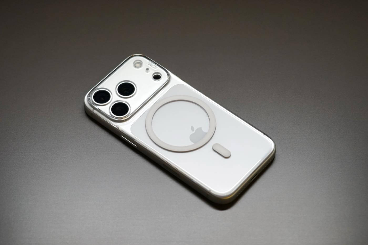 【レビュー】本当にズレなかった!!｜iPhone 17 Pro/Air向けのバックプレート｢Suti PhoneBack｣