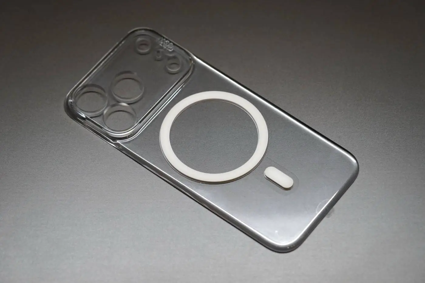 レビュー】本当にズレなかった!!｜iPhone 17 Pro/Air向けのバック