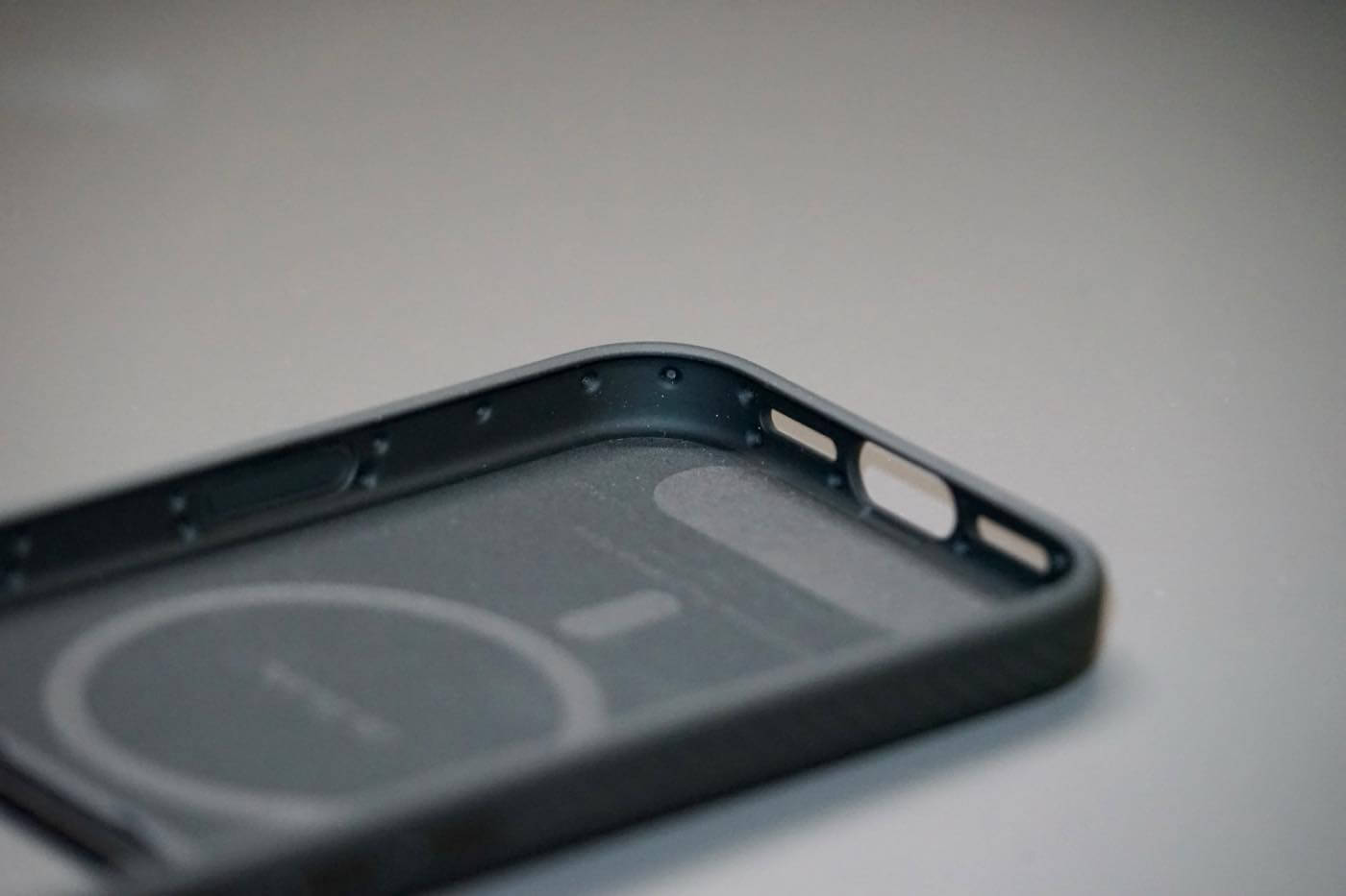 【レビュー】PITAKAの｢iPhone 17 Pro｣シリーズ対応アラミド繊維ケース3製品を一挙紹介!!｜新作の｢UltraGuard Case｣は手触りが最高