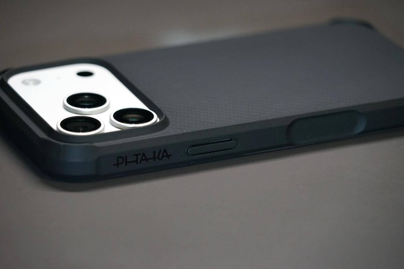 【レビュー】PITAKAの｢iPhone 17 Pro｣シリーズ対応アラミド繊維ケース3製品を一挙紹介!!｜新作の｢UltraGuard Case｣は手触りが最高