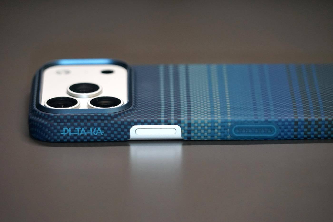 【レビュー】PITAKAの｢iPhone 17 Pro｣シリーズ対応アラミド繊維ケース3製品を一挙紹介!!｜新作の｢UltraGuard Case｣は手触りが最高