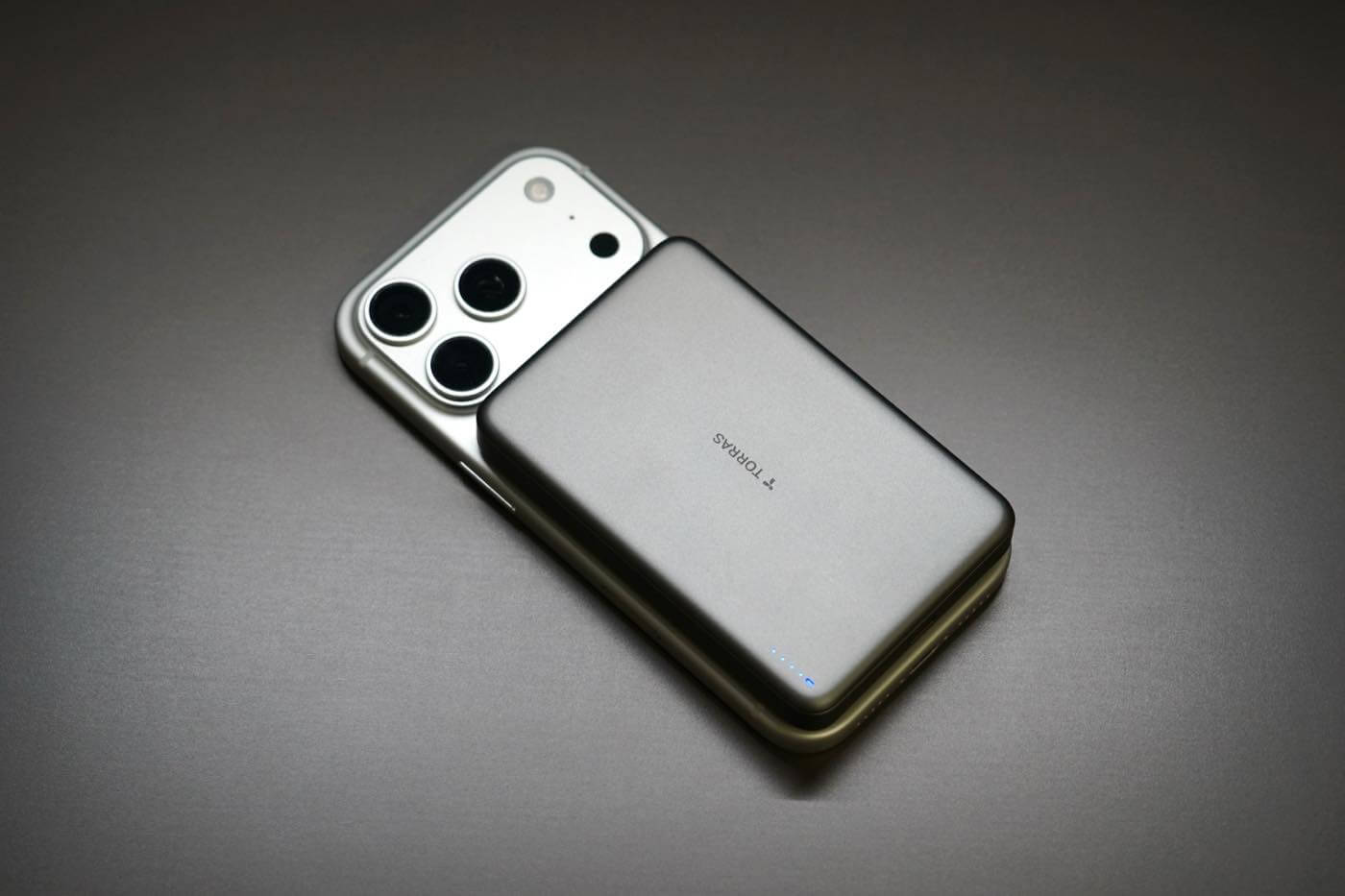 【レビュー】次世代エコレザーを採用した360度回転スタンド搭載ケース｢TORRAS Ostand Q3 レザートーン｣
