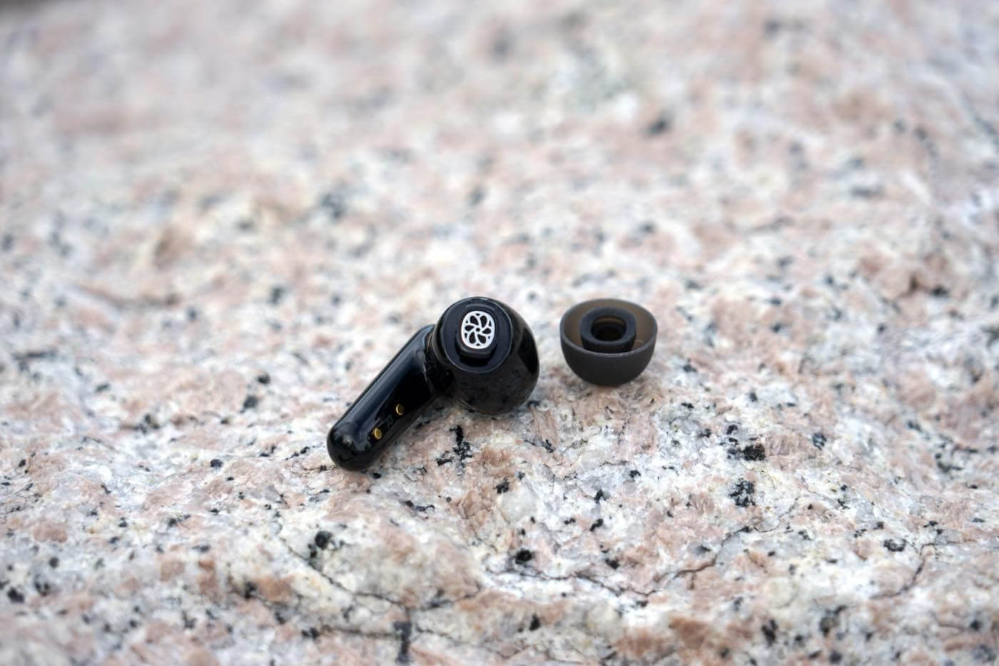 ｢EarFun Air Pro 4i｣ レビュー｜ノイキャンが強力でコスパに優れたワイヤレスイヤホン