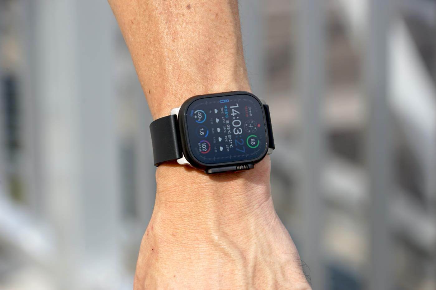 ｢MinZ FKM mono Band for Apple Watch｣ レビュー｜どんな場面にも合うシンプルなデザイン & 装着感や質感にも拘りが散りばめられたバンド
