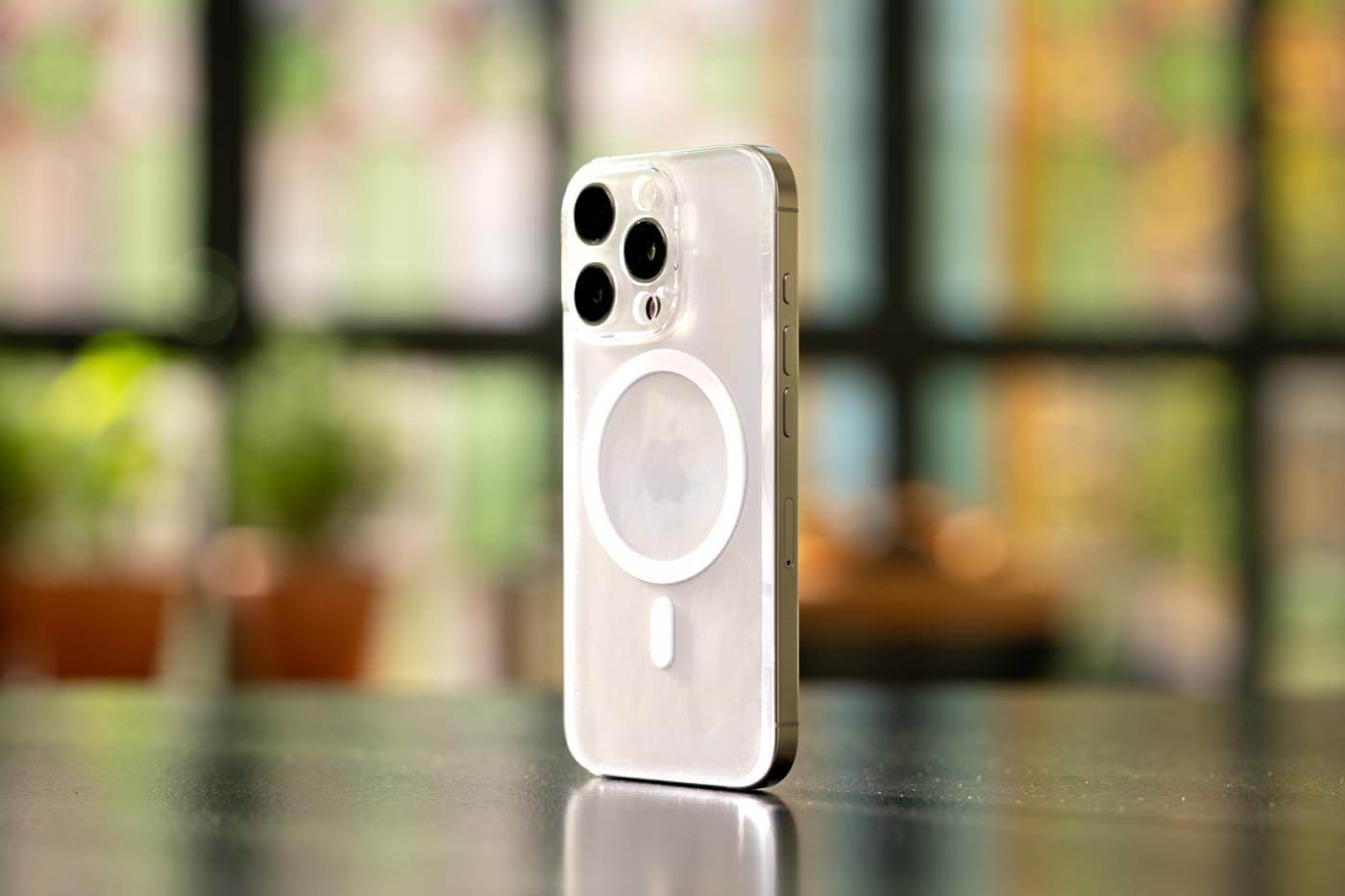 iPhone用バックプレート「Suti PhoneBack」にiPhone 16 Pro/16 Pro Max対応モデルが登場