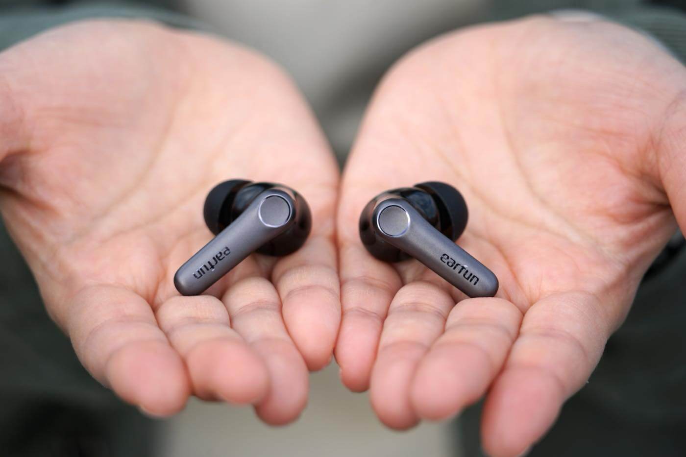 「EarFun Air Pro 4+」 レビュー|ハイブリッド型ドライバー搭載 & 多彩なコーデックに対応したワイヤレスイヤホン