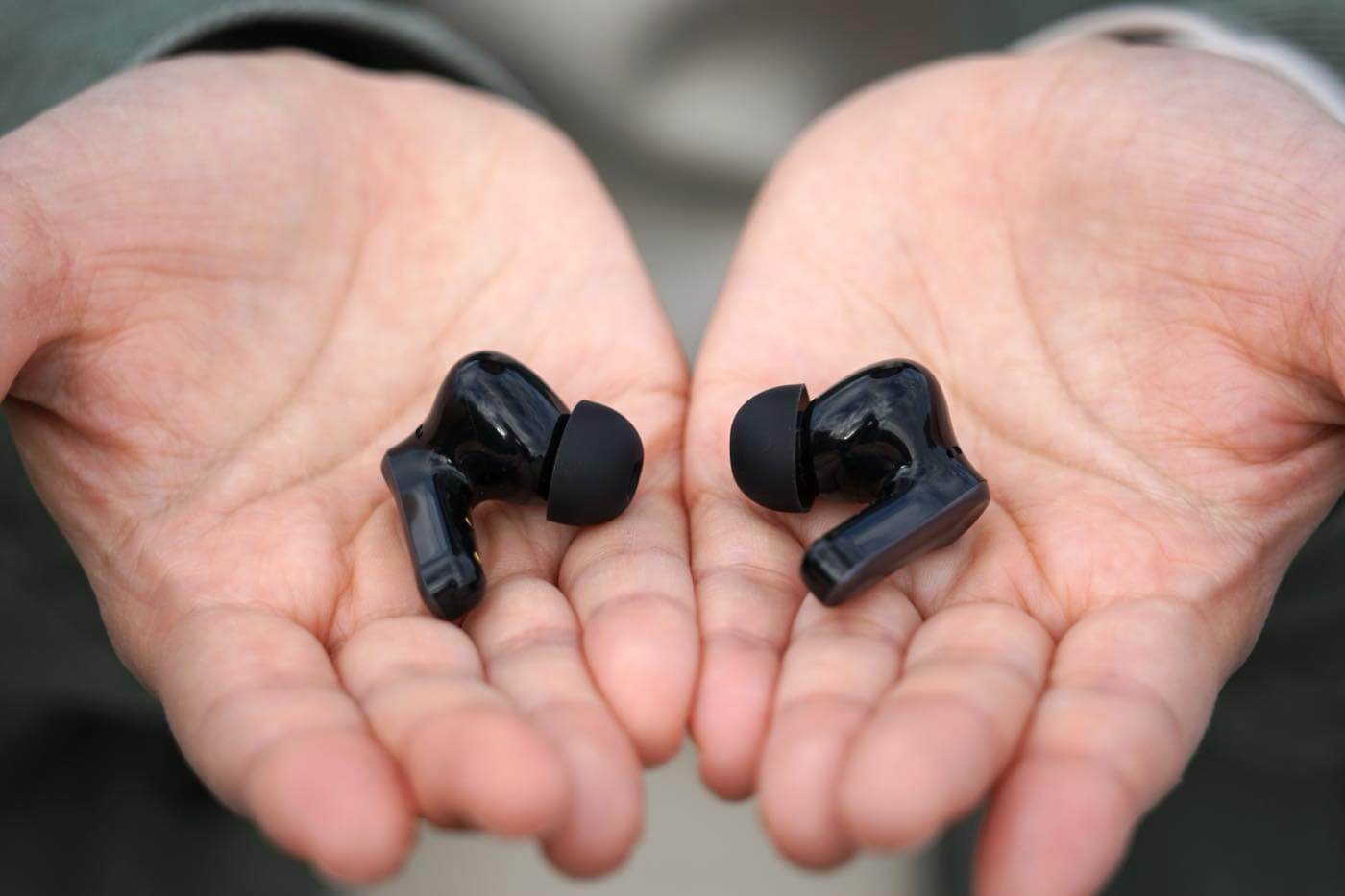 「EarFun Air Pro 4+」 レビュー|ハイブリッド型ドライバー搭載 & 多彩なコーデックに対応したワイヤレスイヤホン