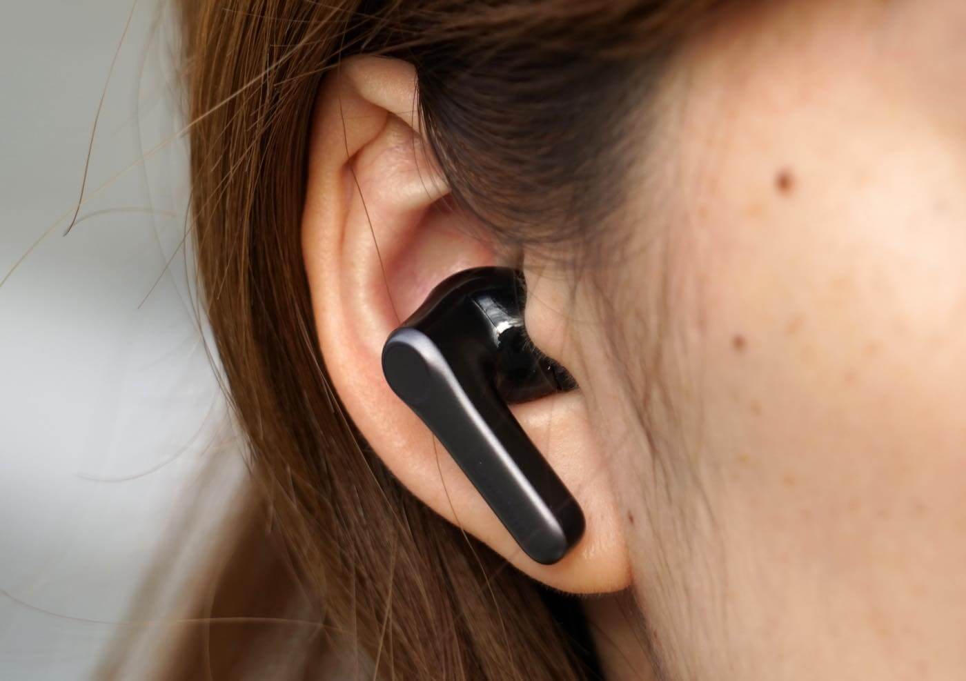 「EarFun Air Pro 4+」 レビュー|ハイブリッド型ドライバー搭載 & 多彩なコーデックに対応したワイヤレスイヤホン