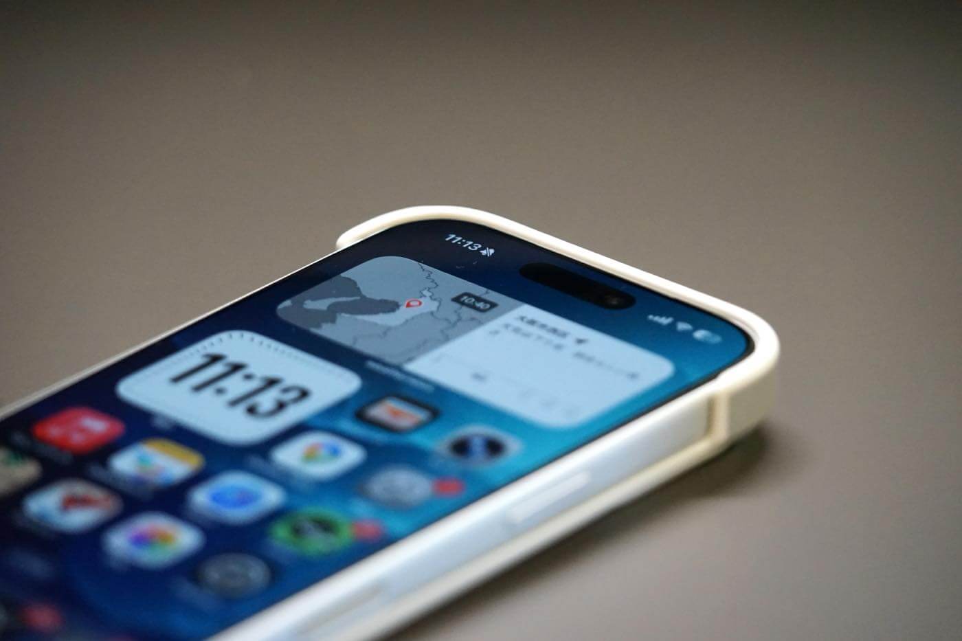 『MOFT MagSafe対応バイカラーケース』レビュー|側面を覆わないオープンデザインが特徴の「iPhone 17 Pro」用ケース